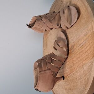 Stuart Weitzman Cage Strappy Elastic Weave Kitten Heel Sandals Nude Size 6